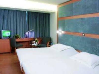 Kaningos 21 Hotel Athena Bagian luar foto